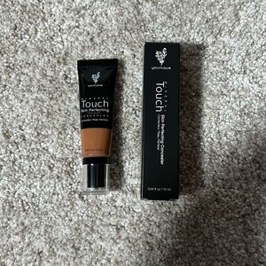 Younique Mineral Touch Concealer in Charmeuse NIB